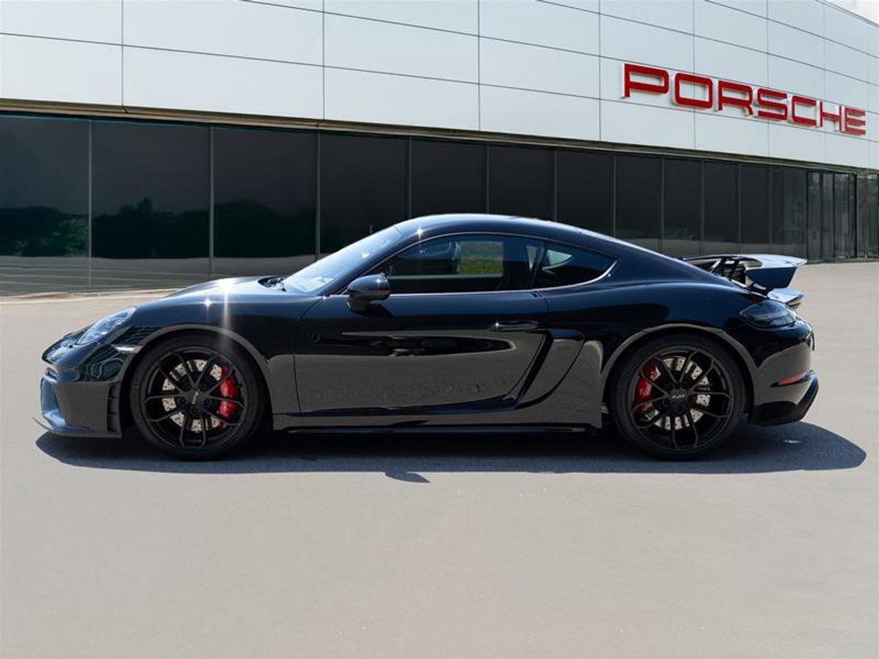 2022 Porsche 718 Cayman GT4 Black Photo2