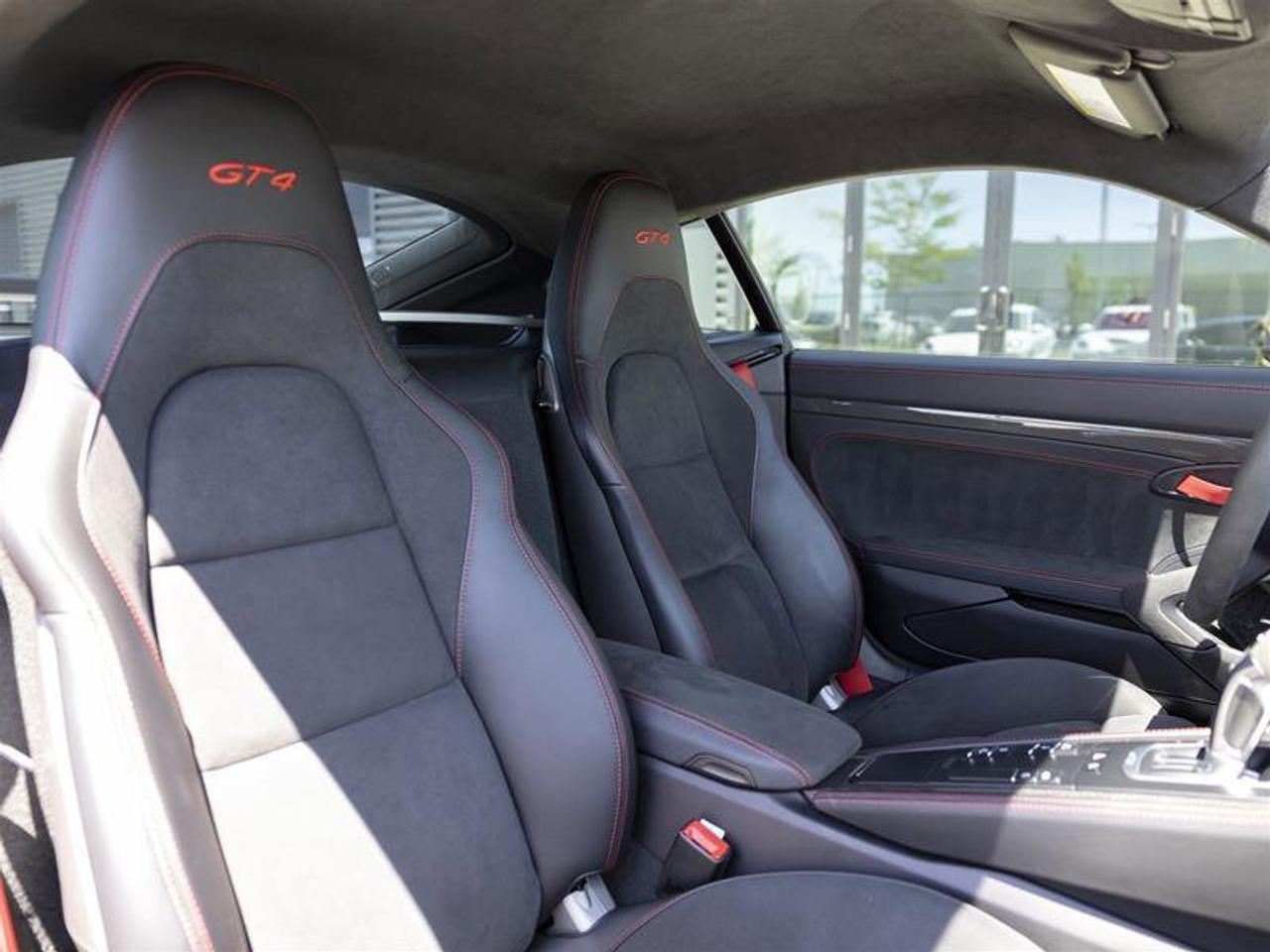 2022 Porsche 718 Cayman GT4 Black Photo