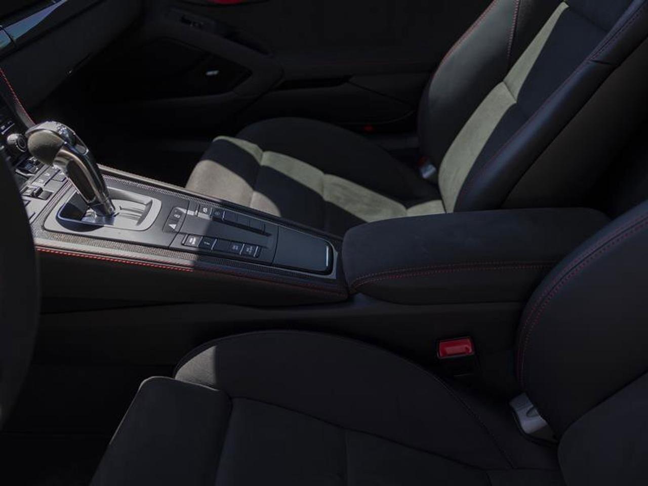 2022 Porsche 718 Cayman GT4 Black Photo