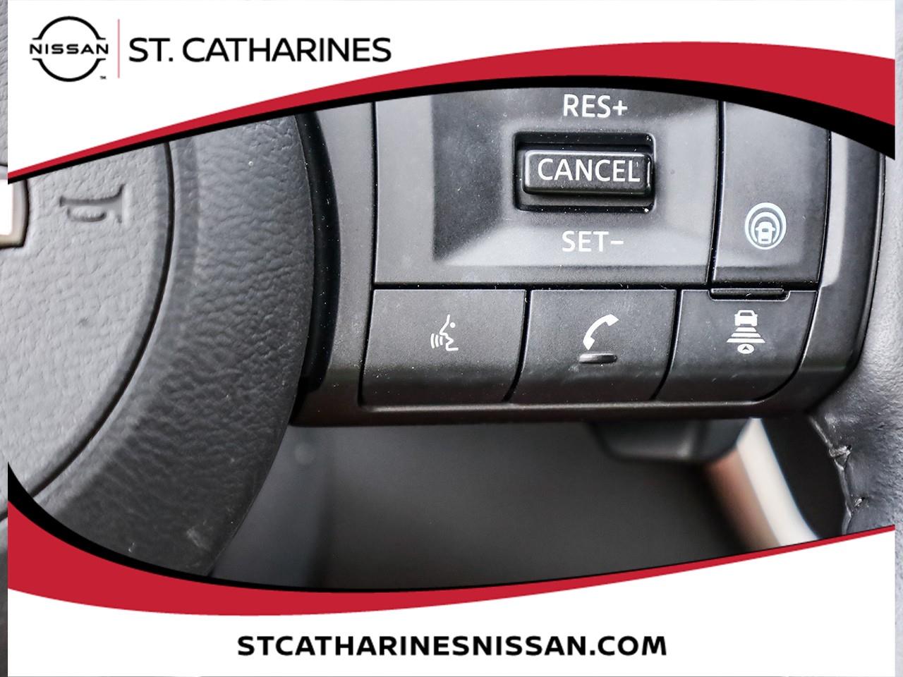 2023 Nissan Rogue SV MOONROOF Photo