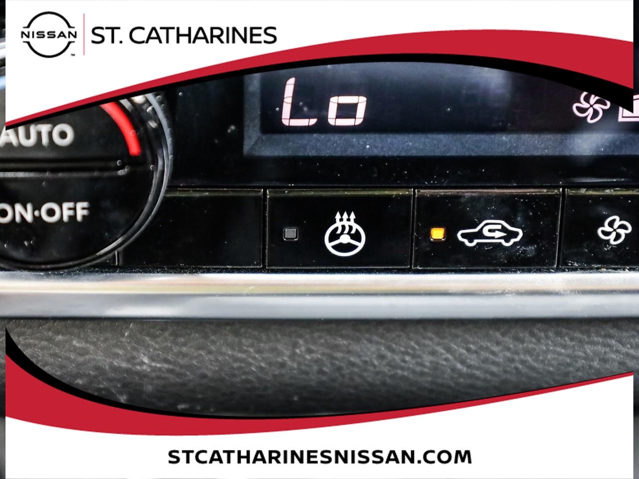 2023 Nissan Rogue SV MOONROOF Photo