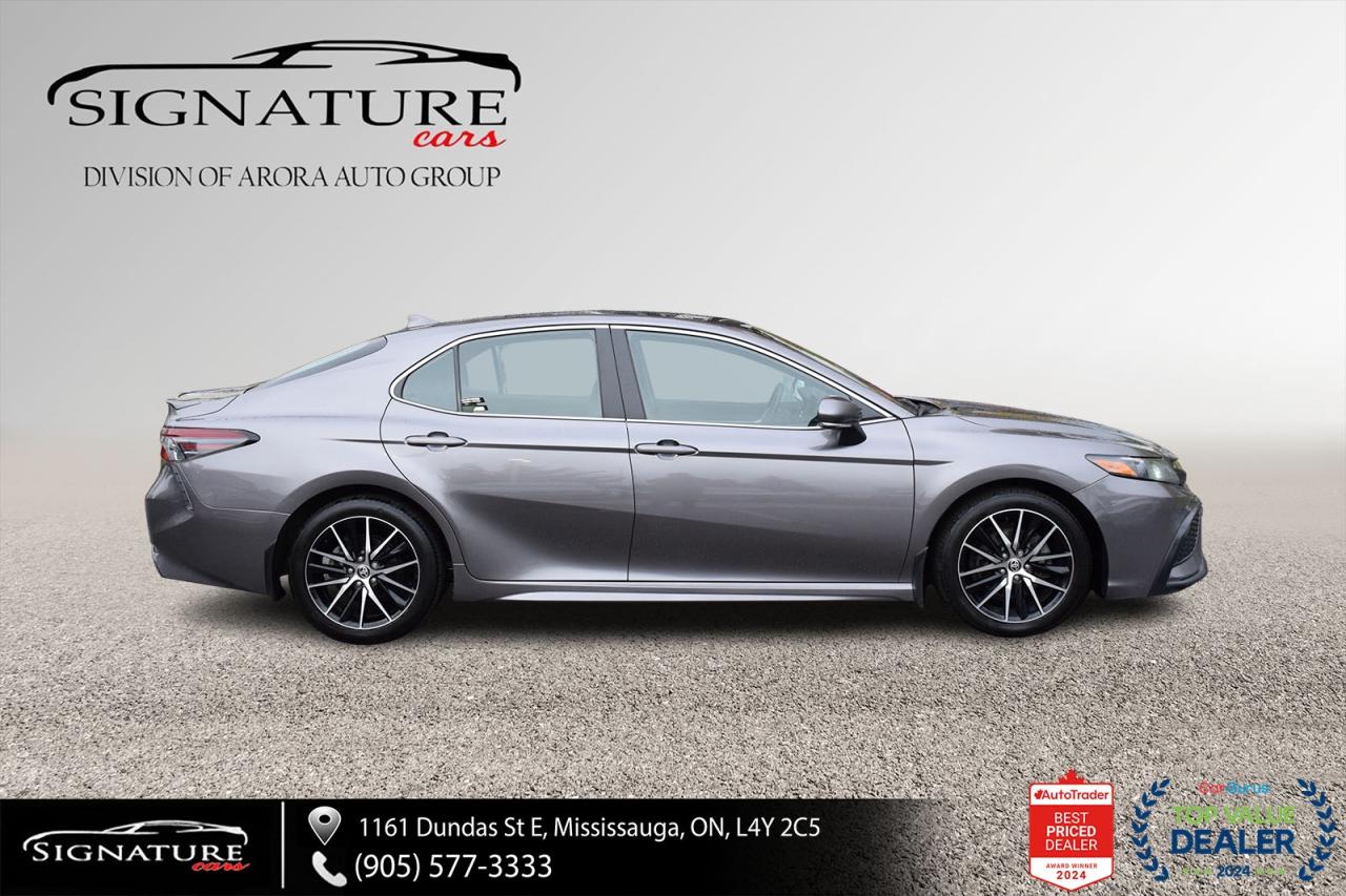 2022 Toyota Camry HYBRID SE / NO ACCIDENT / SUNROOF / LEATHER /CARPLAY/BSM Photo2