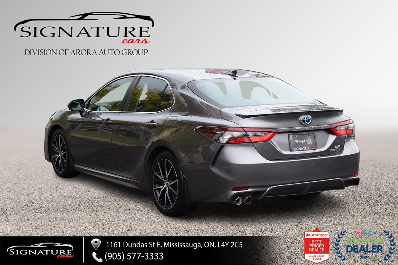 2022 Toyota Camry HYBRID SE / NO ACCIDENT / SUNROOF / LEATHER /CARPLAY/BSM Photo