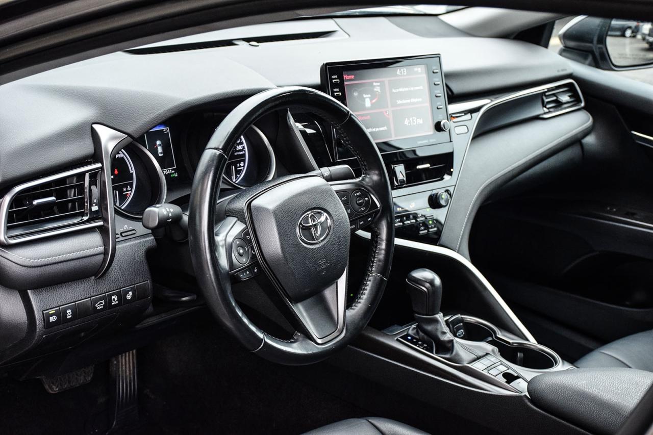 2022 Toyota Camry HYBRID SE / NO ACCIDENT / SUNROOF / LEATHER /CARPLAY/BSM Photo