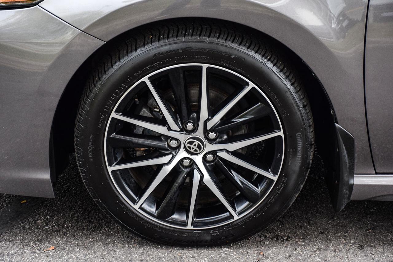 2022 Toyota Camry HYBRID SE / NO ACCIDENT / SUNROOF / LEATHER /CARPLAY/BSM Photo