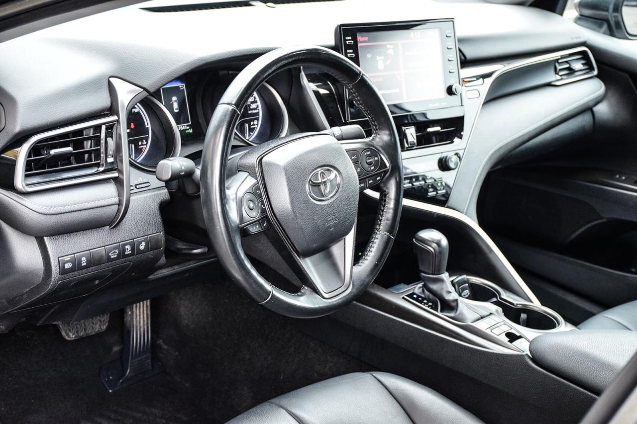 2022 Toyota Camry HYBRID SE / NO ACCIDENT / SUNROOF / LEATHER /CARPLAY/BSM Photo