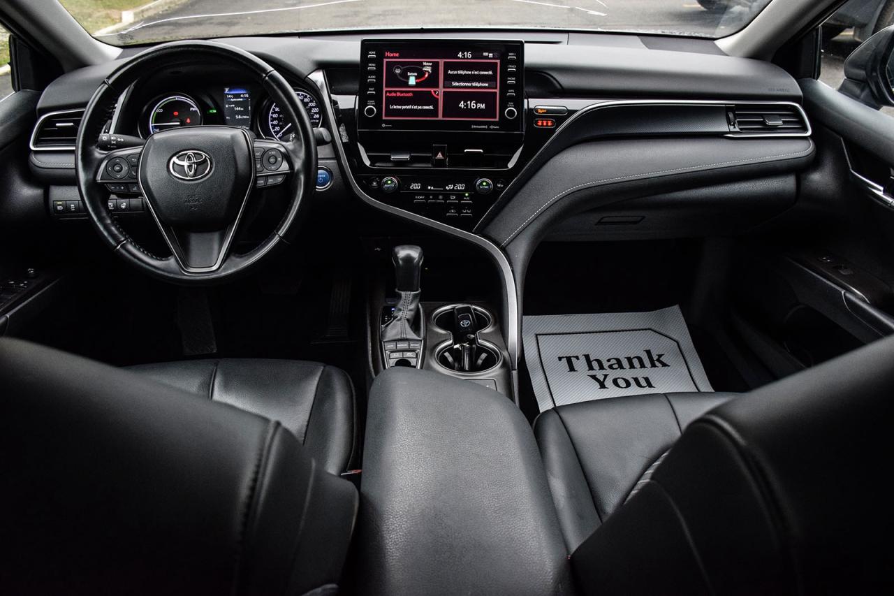 2022 Toyota Camry HYBRID SE / NO ACCIDENT / SUNROOF / LEATHER /CARPLAY/BSM Photo