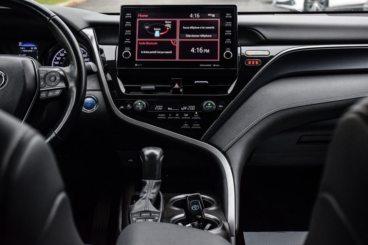 2022 Toyota Camry HYBRID SE / NO ACCIDENT / SUNROOF / LEATHER /CARPLAY/BSM Photo
