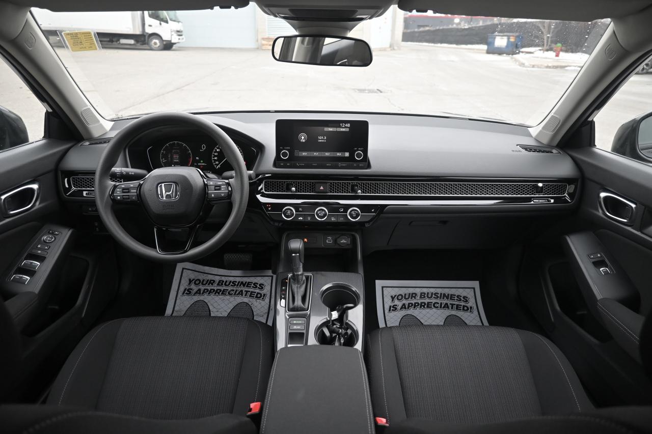 2024 Honda Civic LX / NO ACCIDENT / CARPLAY / REAR CAMERA / RADIO Photo