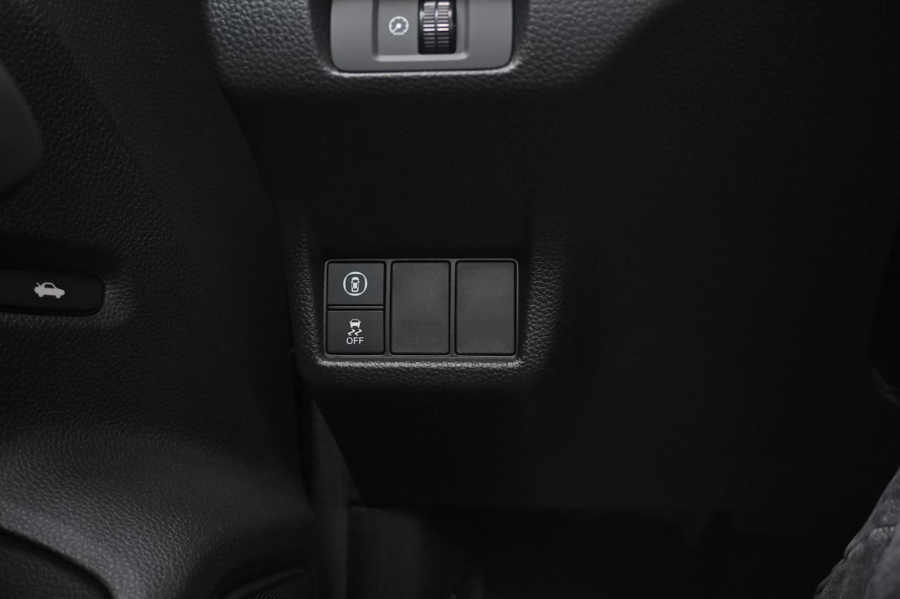 2024 Honda Civic LX / NO ACCIDENT / CARPLAY / REAR CAMERA / RADIO Photo