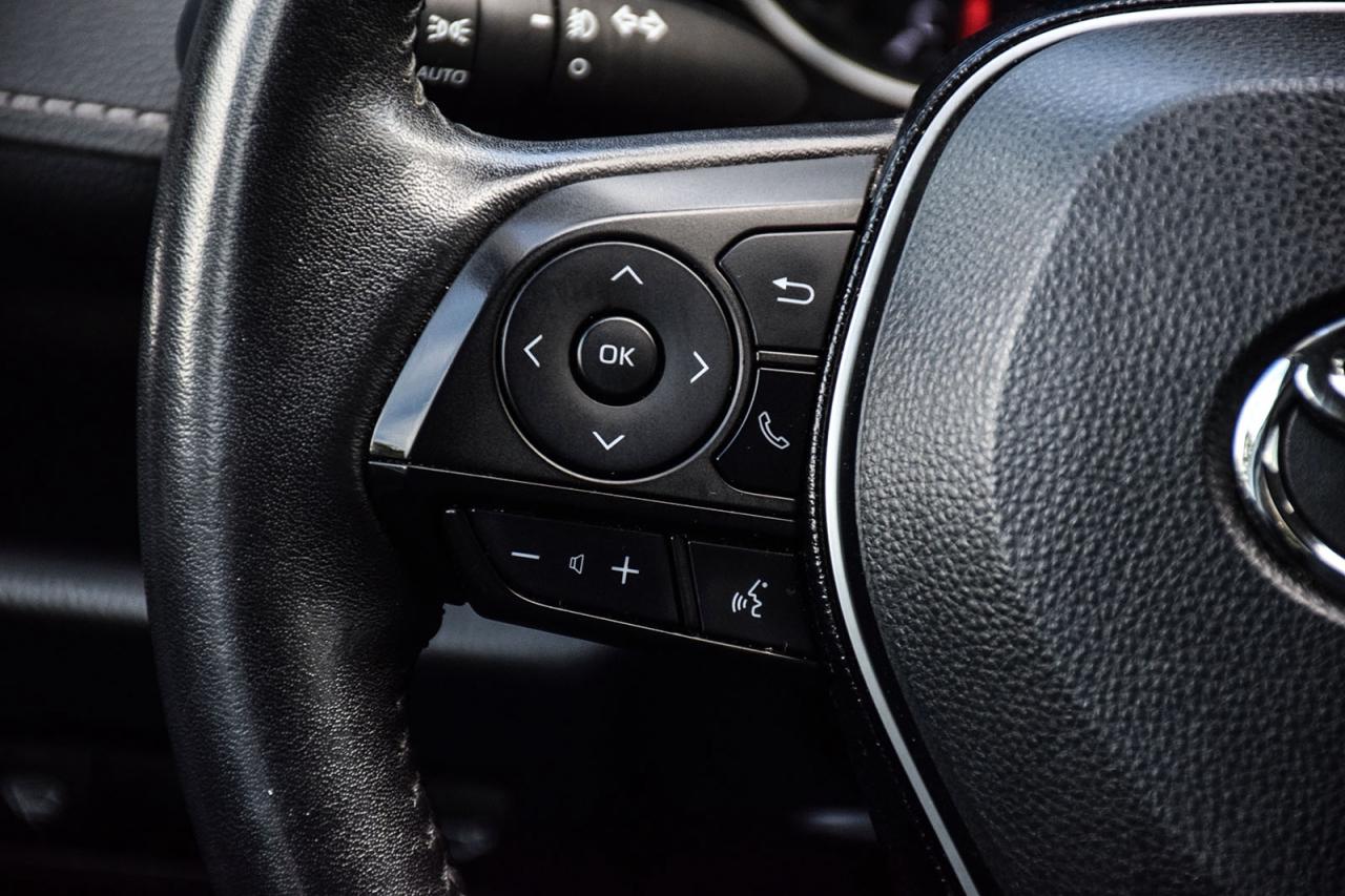 2021 Toyota RAV4 XLE AWD / NO ACCIDENT /SUNROOF / CARPLAY / BSM Photo