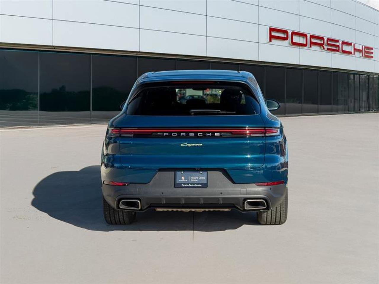 2024 Porsche Cayenne E-Hybrid Blue Photo