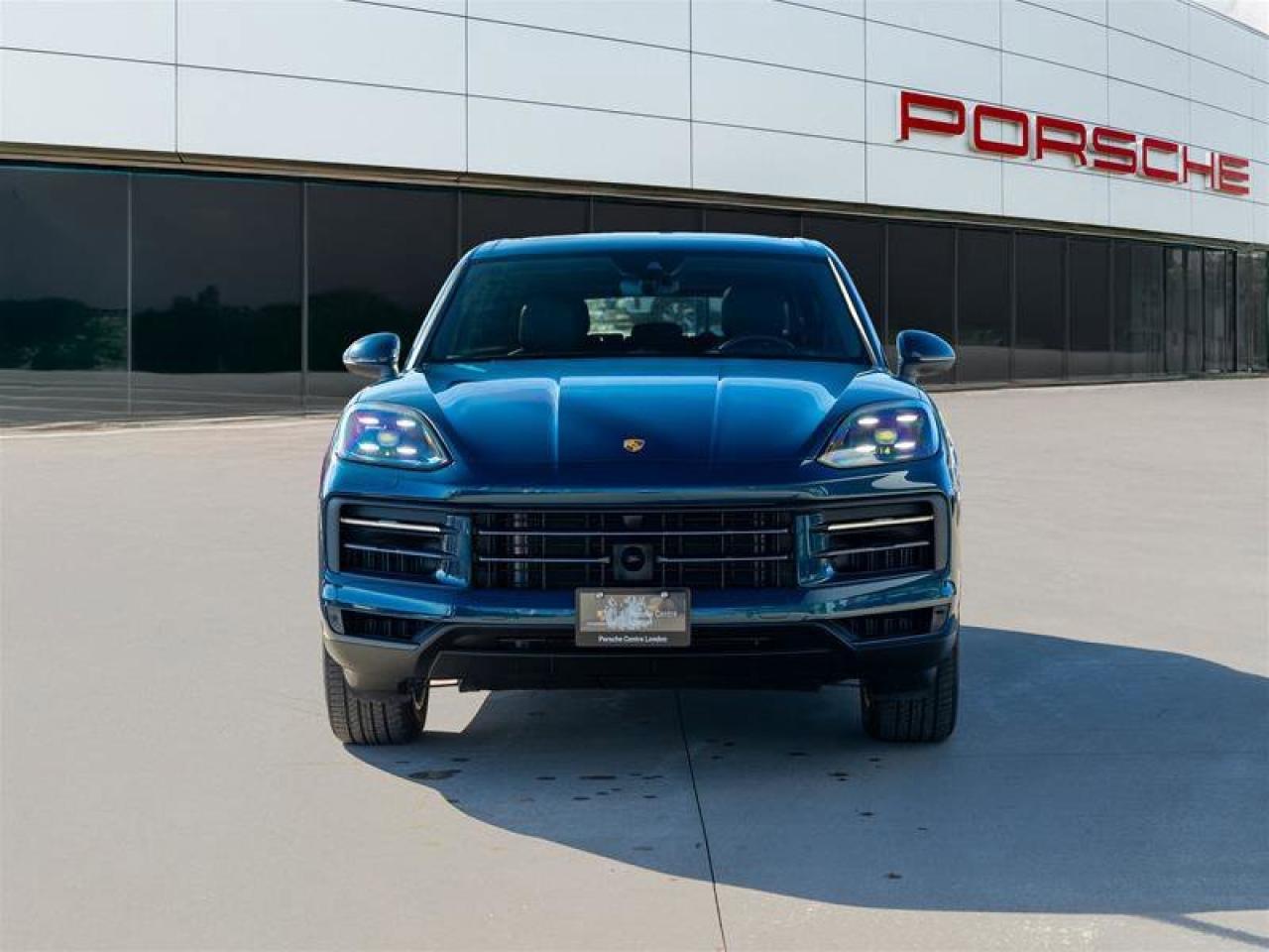 2024 Porsche Cayenne E-Hybrid Blue Photo