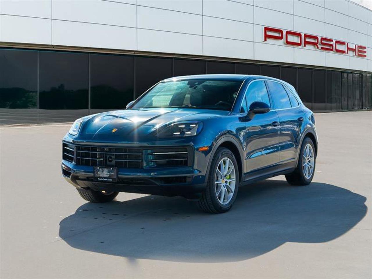 2024 Porsche Cayenne E-Hybrid Blue Photo0