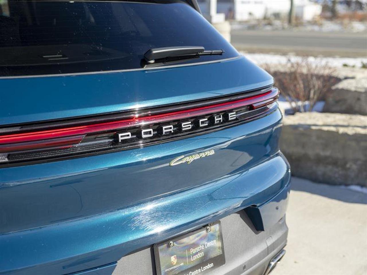2024 Porsche Cayenne E-Hybrid Blue Photo