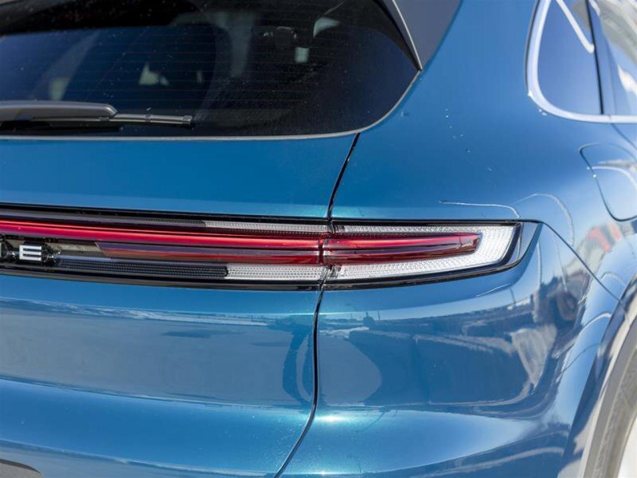 2024 Porsche Cayenne E-Hybrid Blue Photo