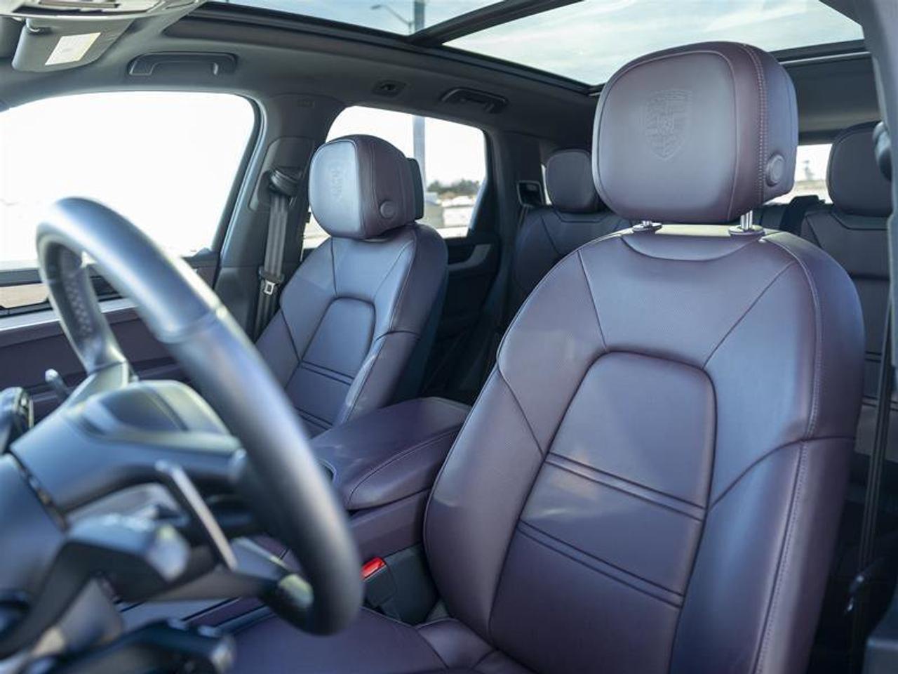 2024 Porsche Cayenne E-Hybrid Blue Photo