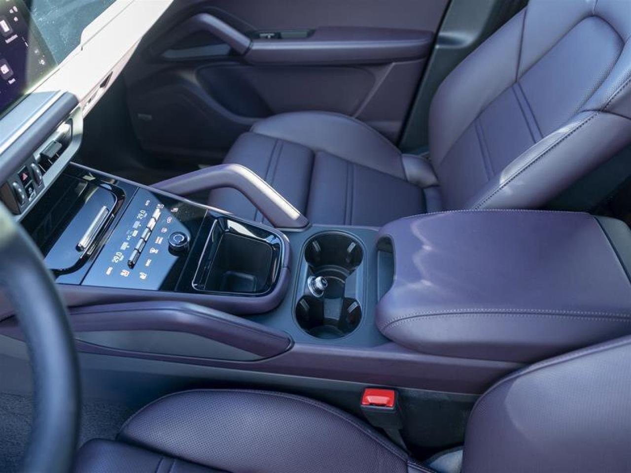 2024 Porsche Cayenne E-Hybrid Blue Photo