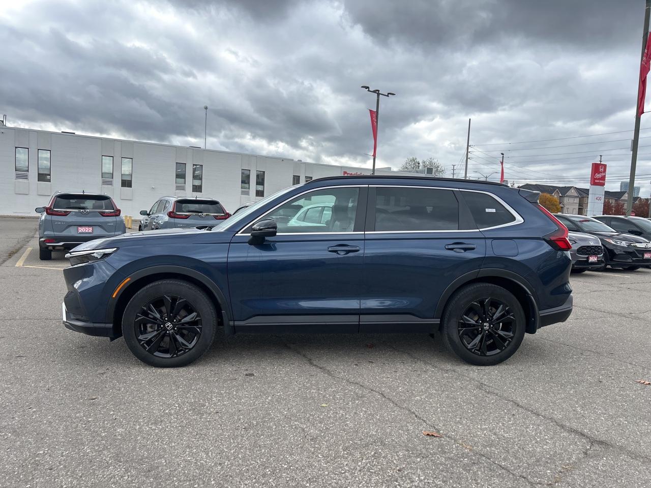 2024 Honda CR-V Hybrid Touring Leather  Navigation  Sunroof  CarPlay Photo