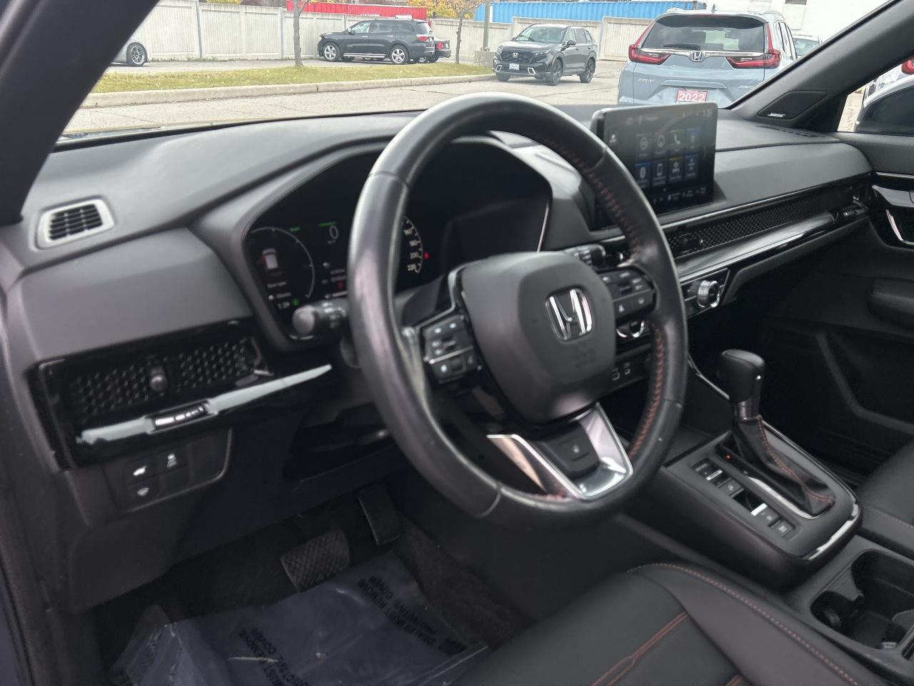2024 Honda CR-V Hybrid Touring Leather  Navigation  Sunroof  CarPlay Photo