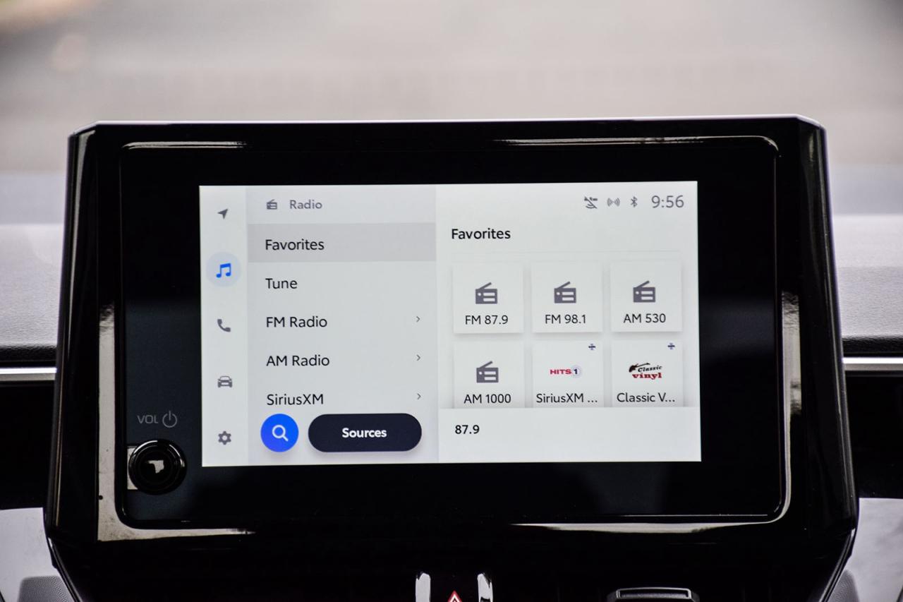 2023 Toyota Corolla Hybrid LE No Accident Carplay BSM Heated Seats Photo