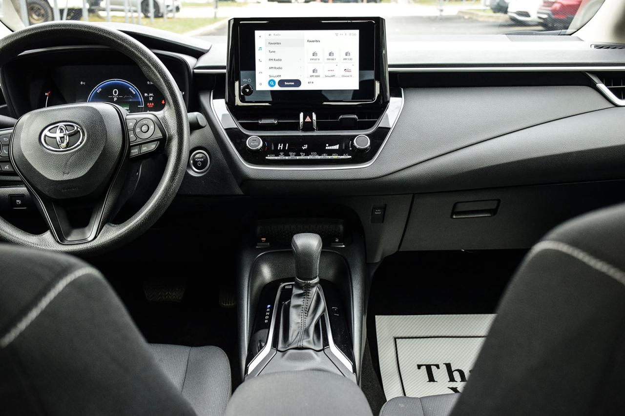 2023 Toyota Corolla Hybrid LE / NO ACCIDENT / CARPLAY / BSM / HTD SEATS Photo