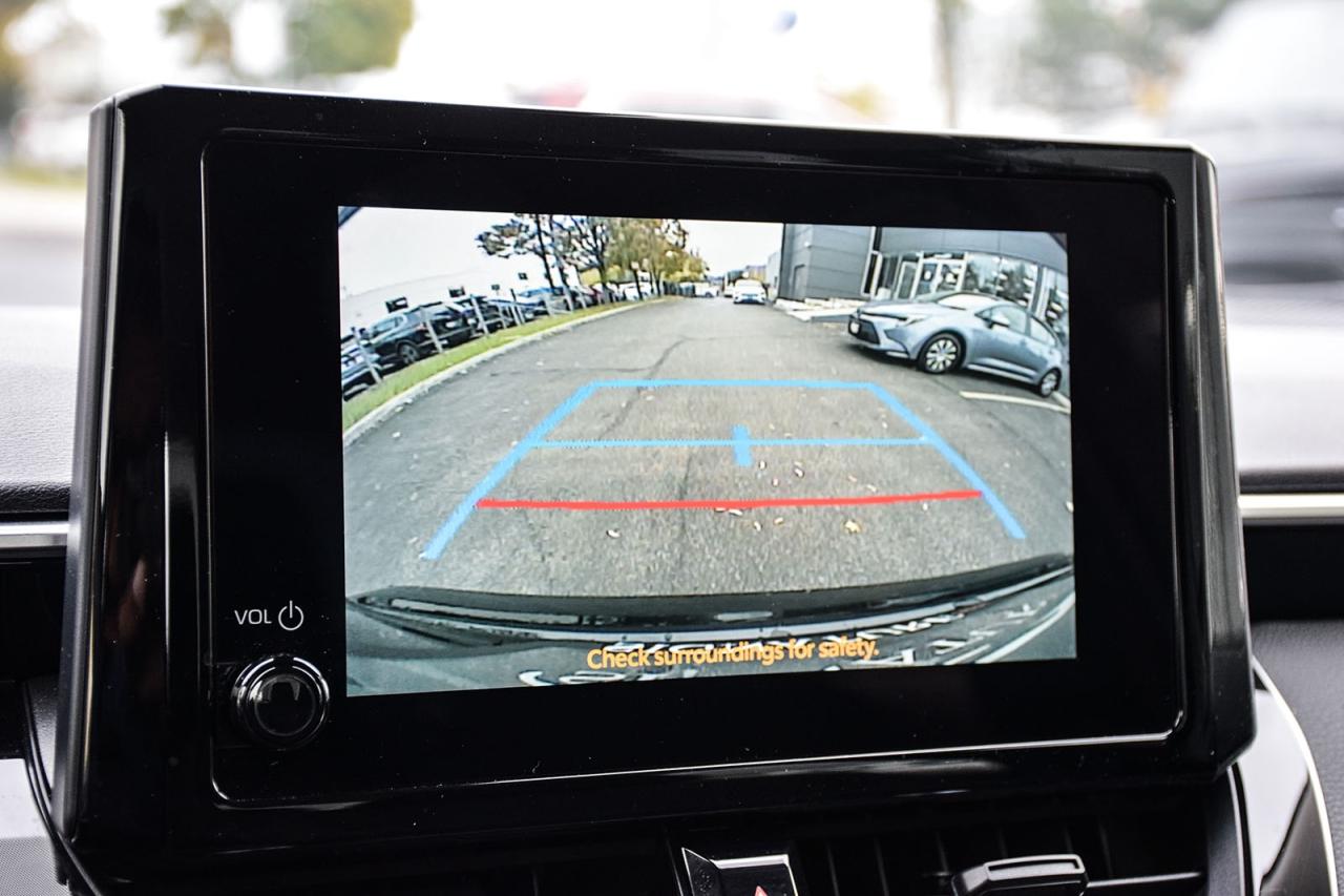 2023 Toyota Corolla Hybrid LE / NO ACCIDENT / CARPLAY / BSM / HTD SEATS Photo