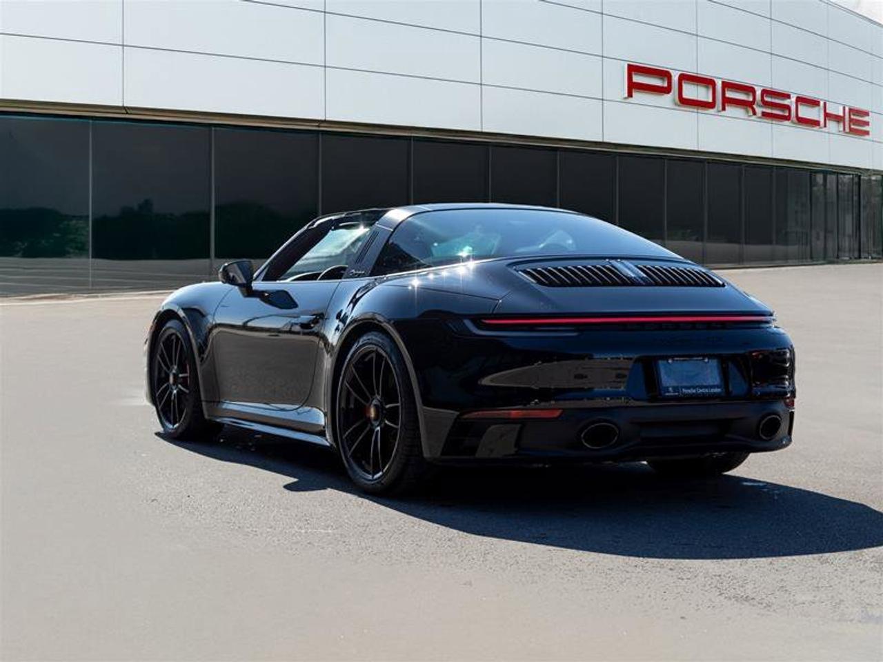 2022 Porsche 911 4 GTS Black Photo3