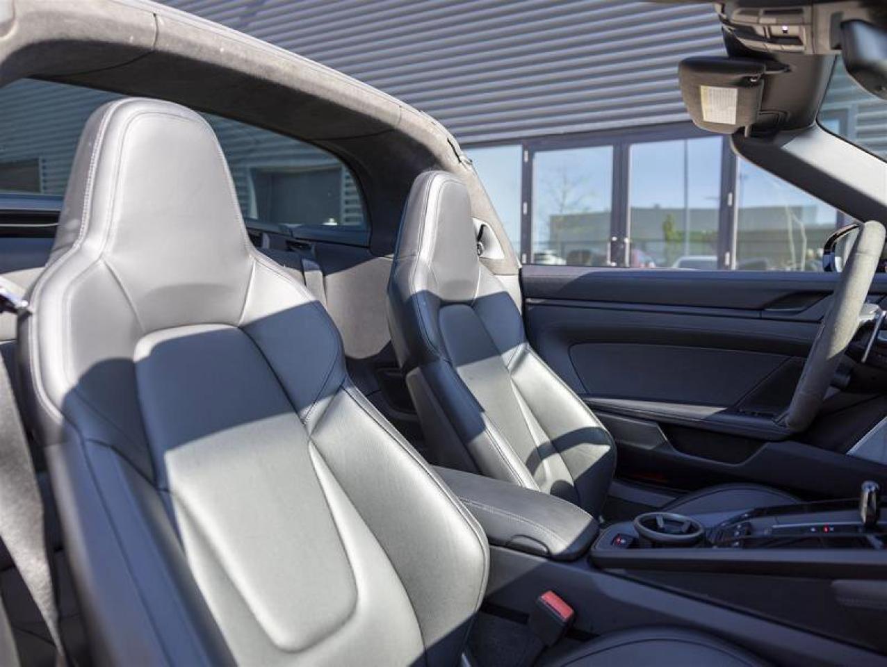 2022 Porsche 911 4 GTS Black Photo