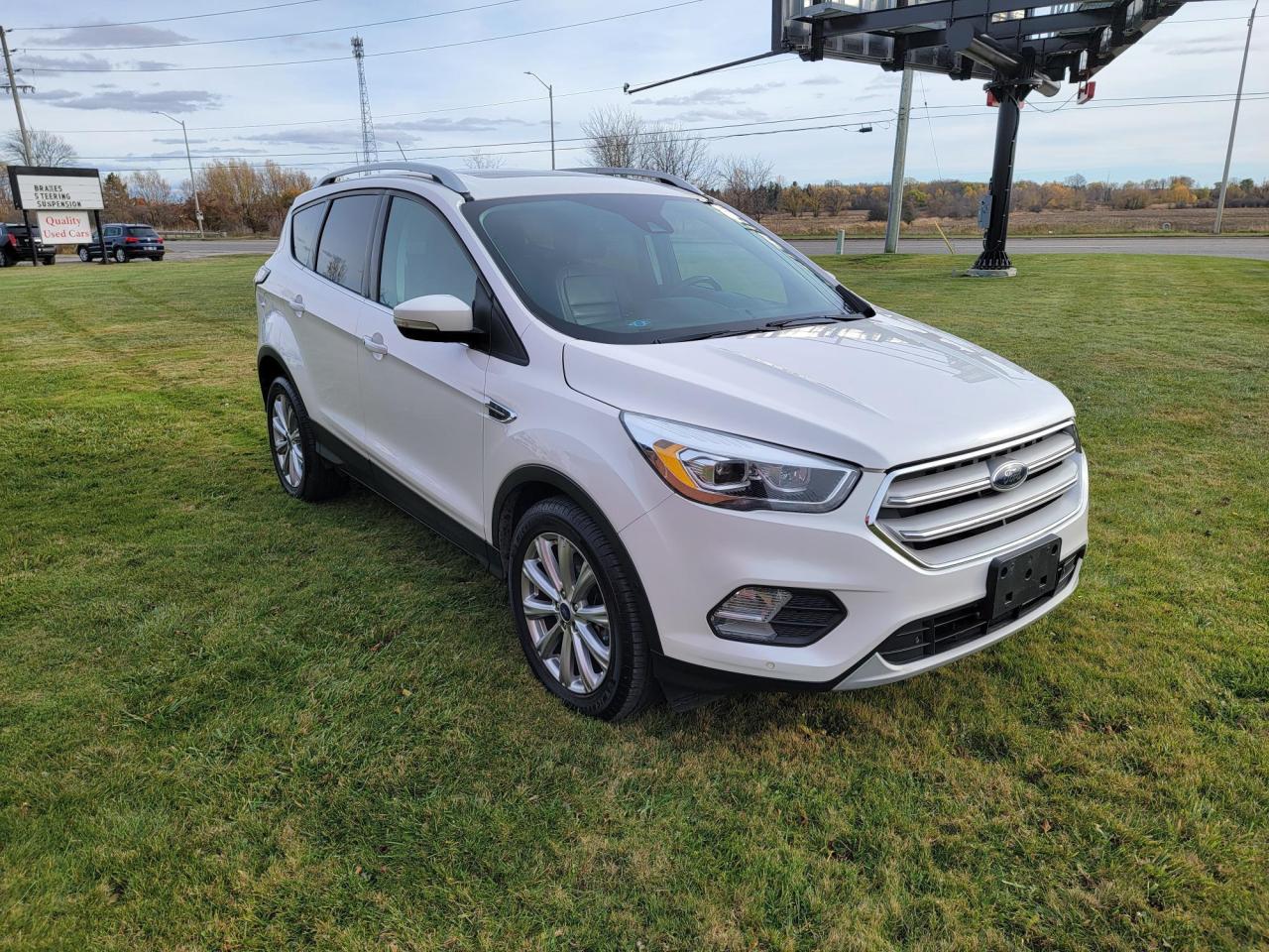 2017 Ford Escape 4WD 4DR TITANIUM Photo3