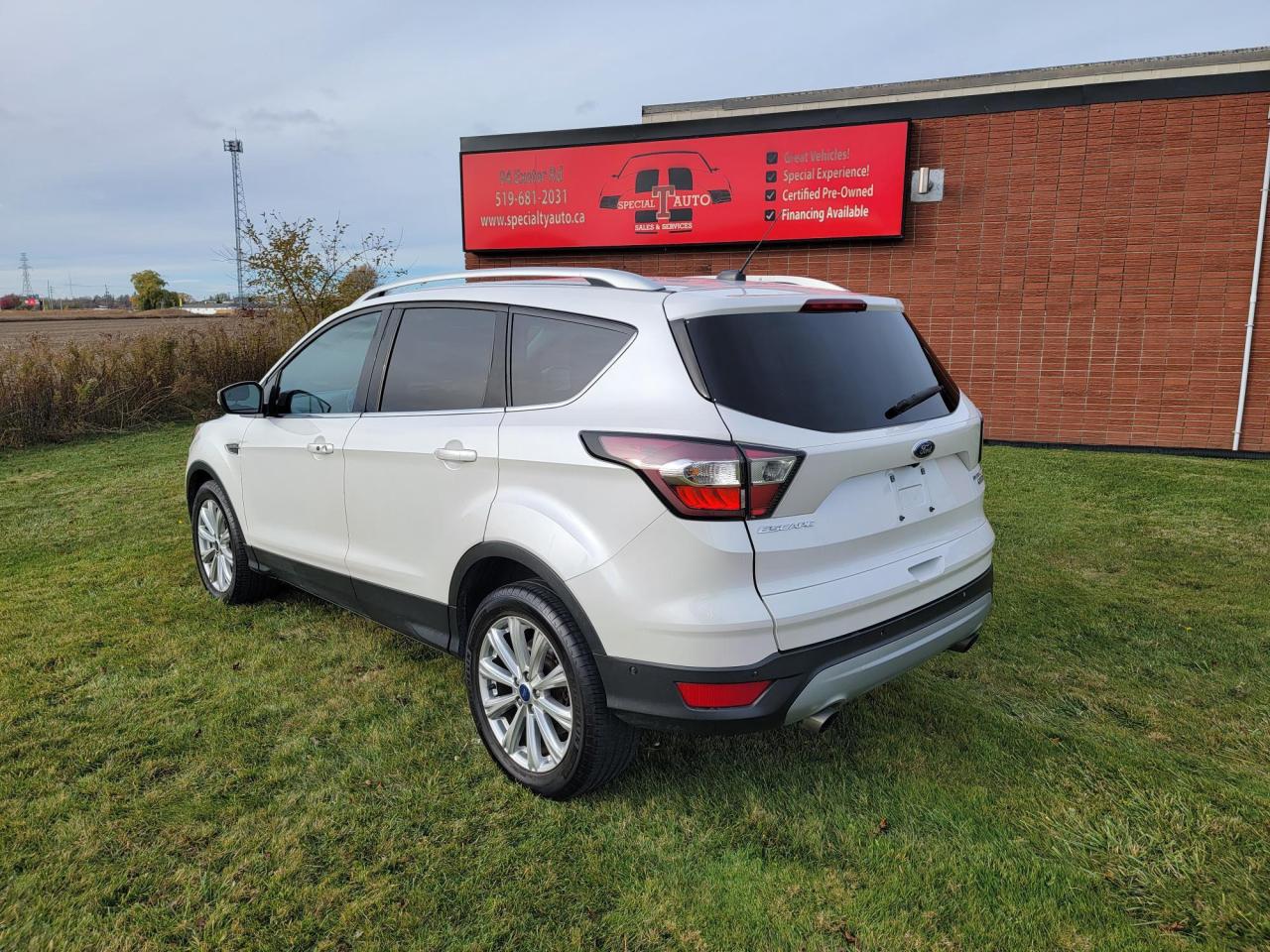 2017 Ford Escape 4WD 4DR TITANIUM Photo