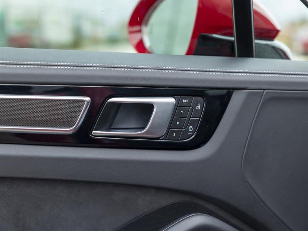 2023 Porsche Cayenne GTS Red Photo