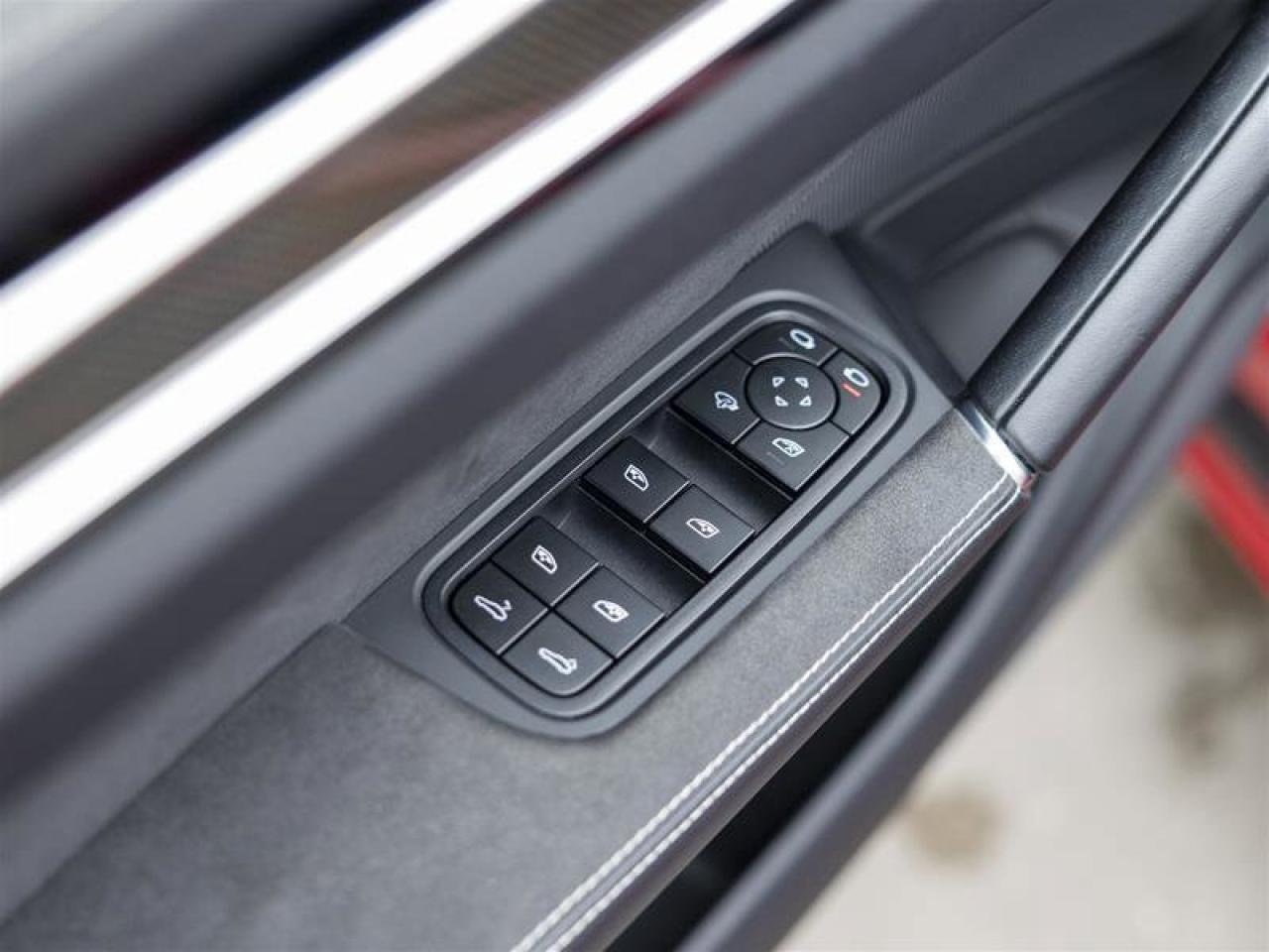 2023 Porsche Cayenne GTS Red Photo