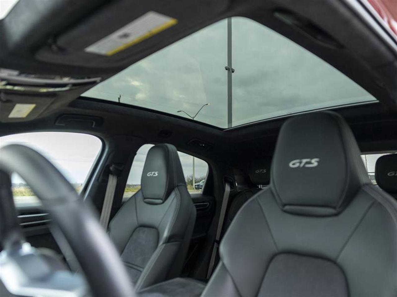 2023 Porsche Cayenne GTS Red Photo