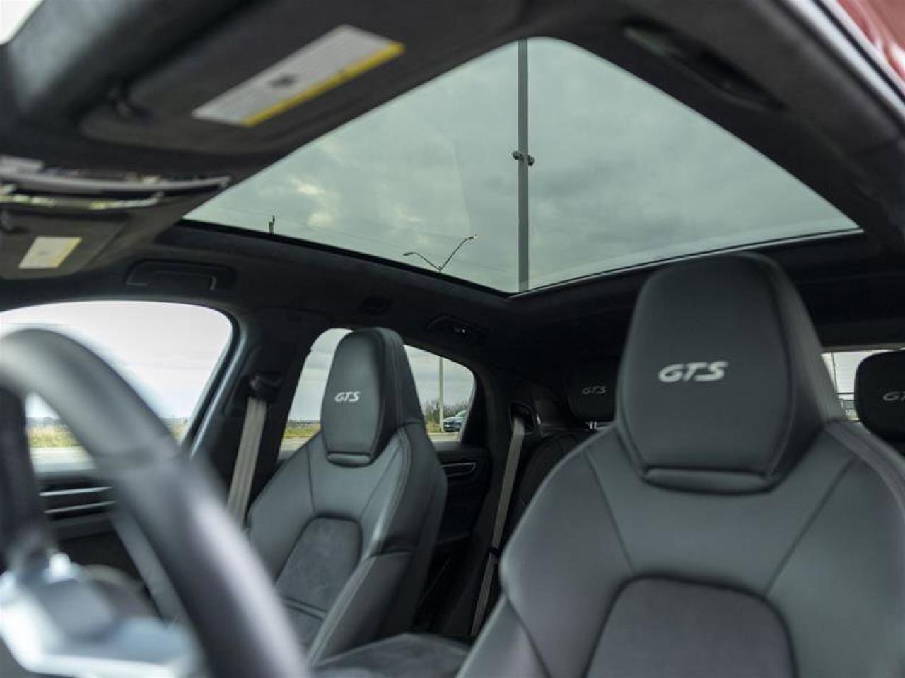 2023 Porsche Cayenne GTS Red Photo