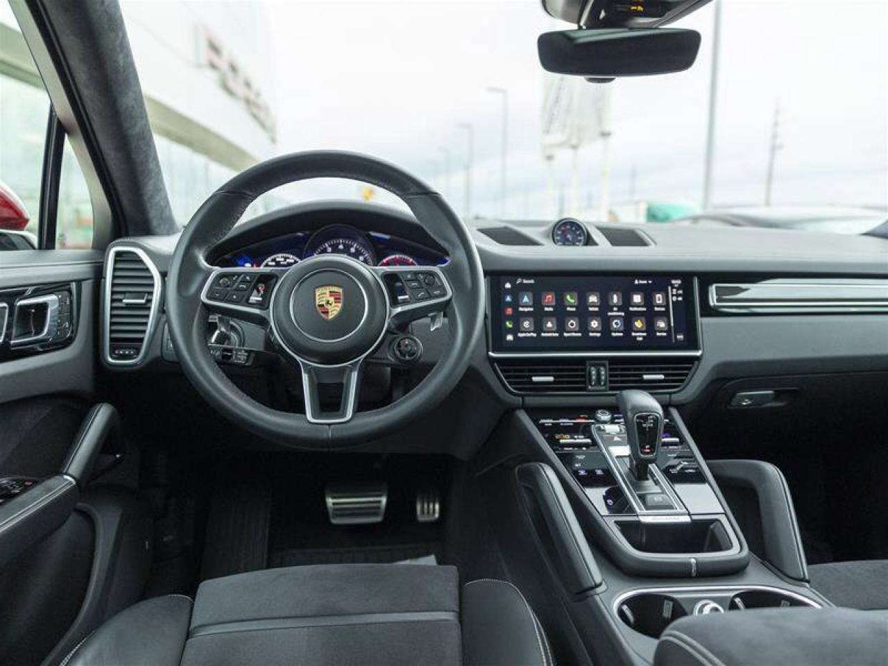 2023 Porsche Cayenne GTS Red Photo