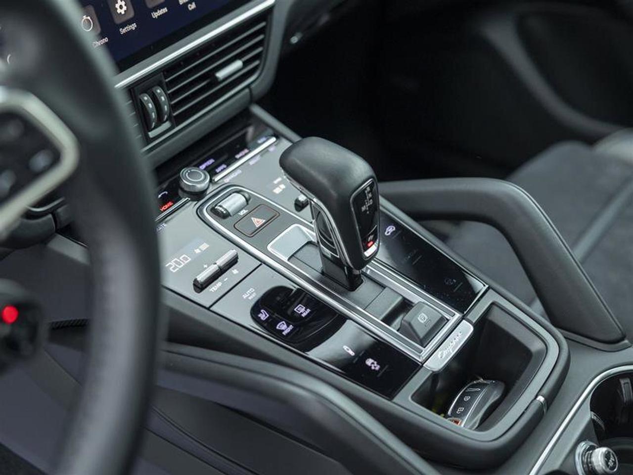 2023 Porsche Cayenne GTS Red Photo