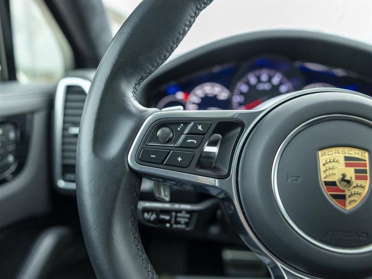 2023 Porsche Cayenne GTS Red Photo