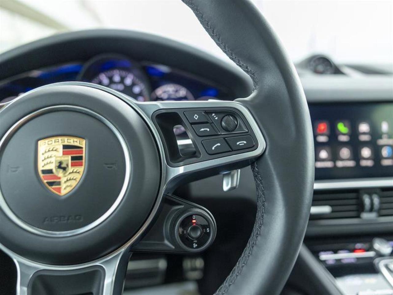 2023 Porsche Cayenne GTS Red Photo