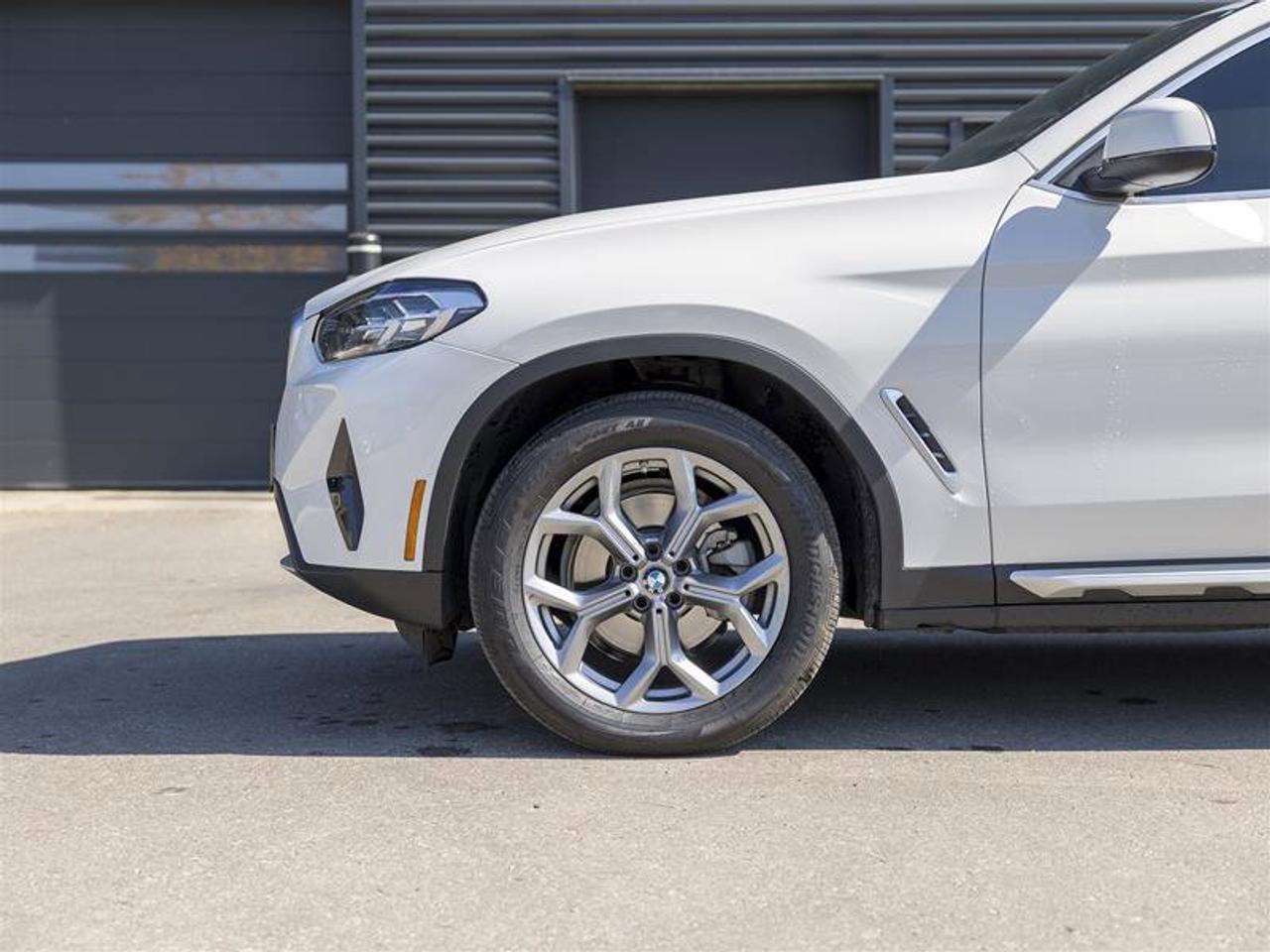 2025 BMW X4 xDrive30i White Photo