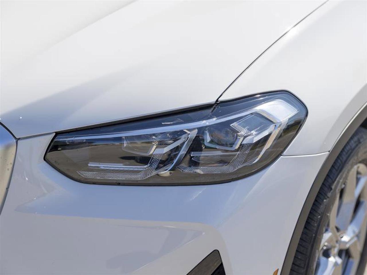 2025 BMW X4 xDrive30i White Photo