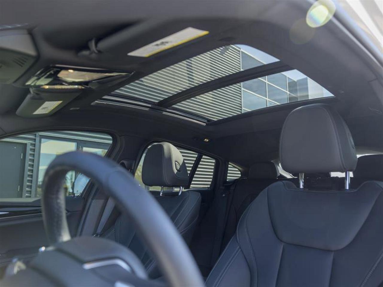 2025 BMW X4 xDrive30i White Photo