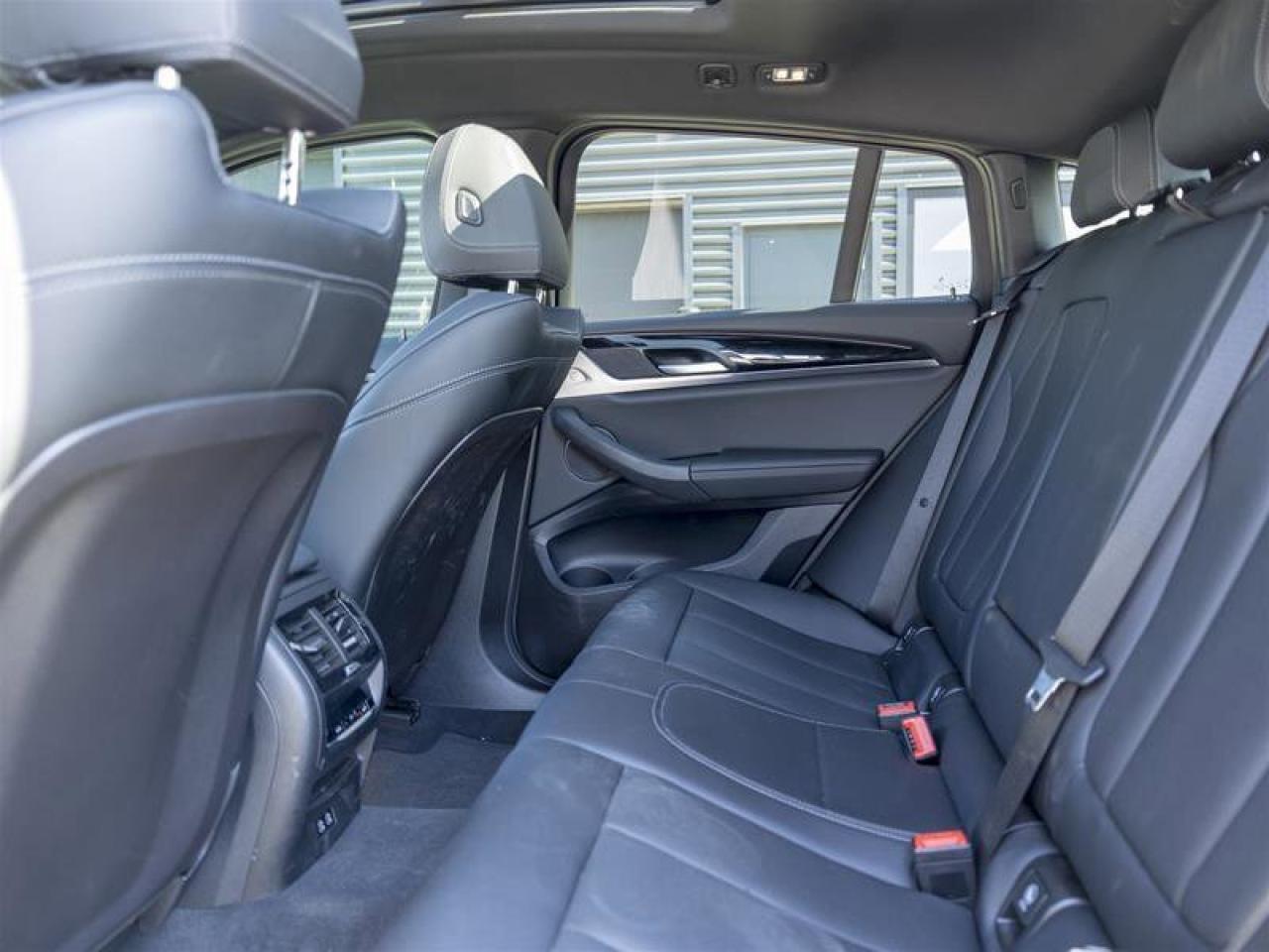 2025 BMW X4 xDrive30i White Photo