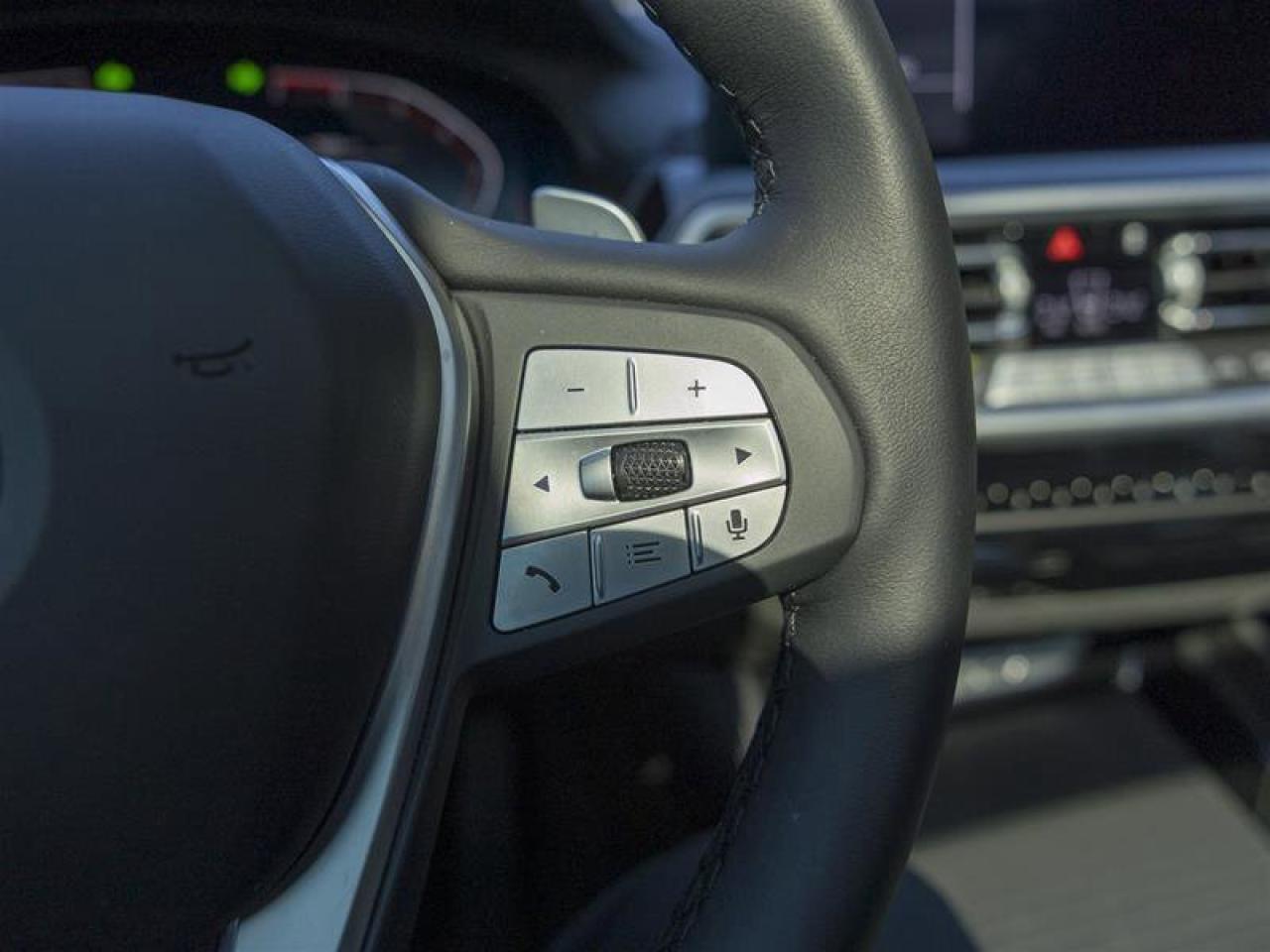 2025 BMW X4 xDrive30i White Photo