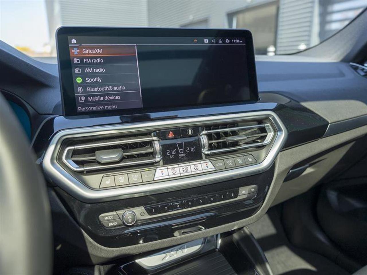 2025 BMW X4 xDrive30i White Photo