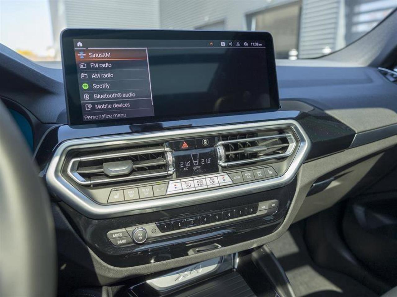 2025 BMW X4 xDrive30i White Photo