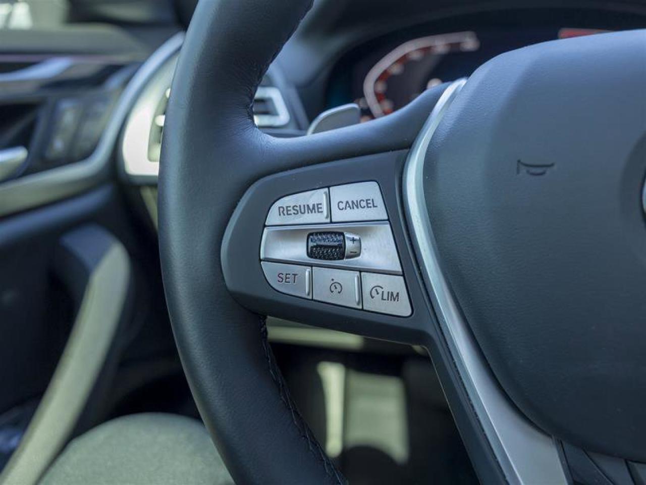 2025 BMW X4 xDrive30i White Photo