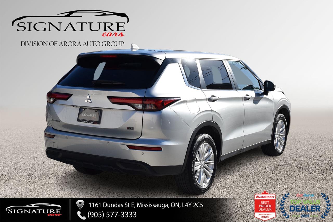 2024 Mitsubishi Outlander ES S-AWC / NO ACCIDENT / CARPLAY / BSM / 7 SEATER Photo3