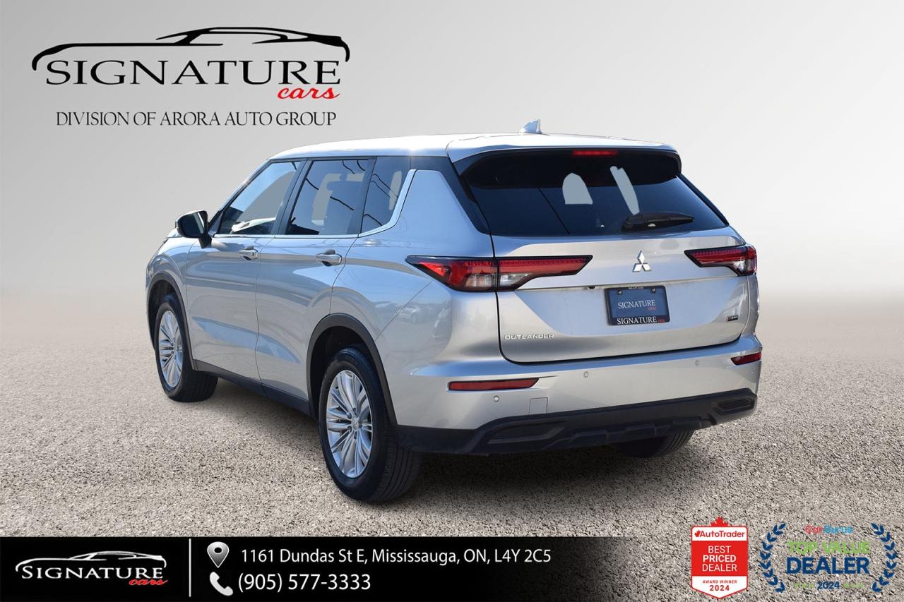 2024 Mitsubishi Outlander ES S-AWC / NO ACCIDENT / CARPLAY / BSM / 7 SEATER Photo