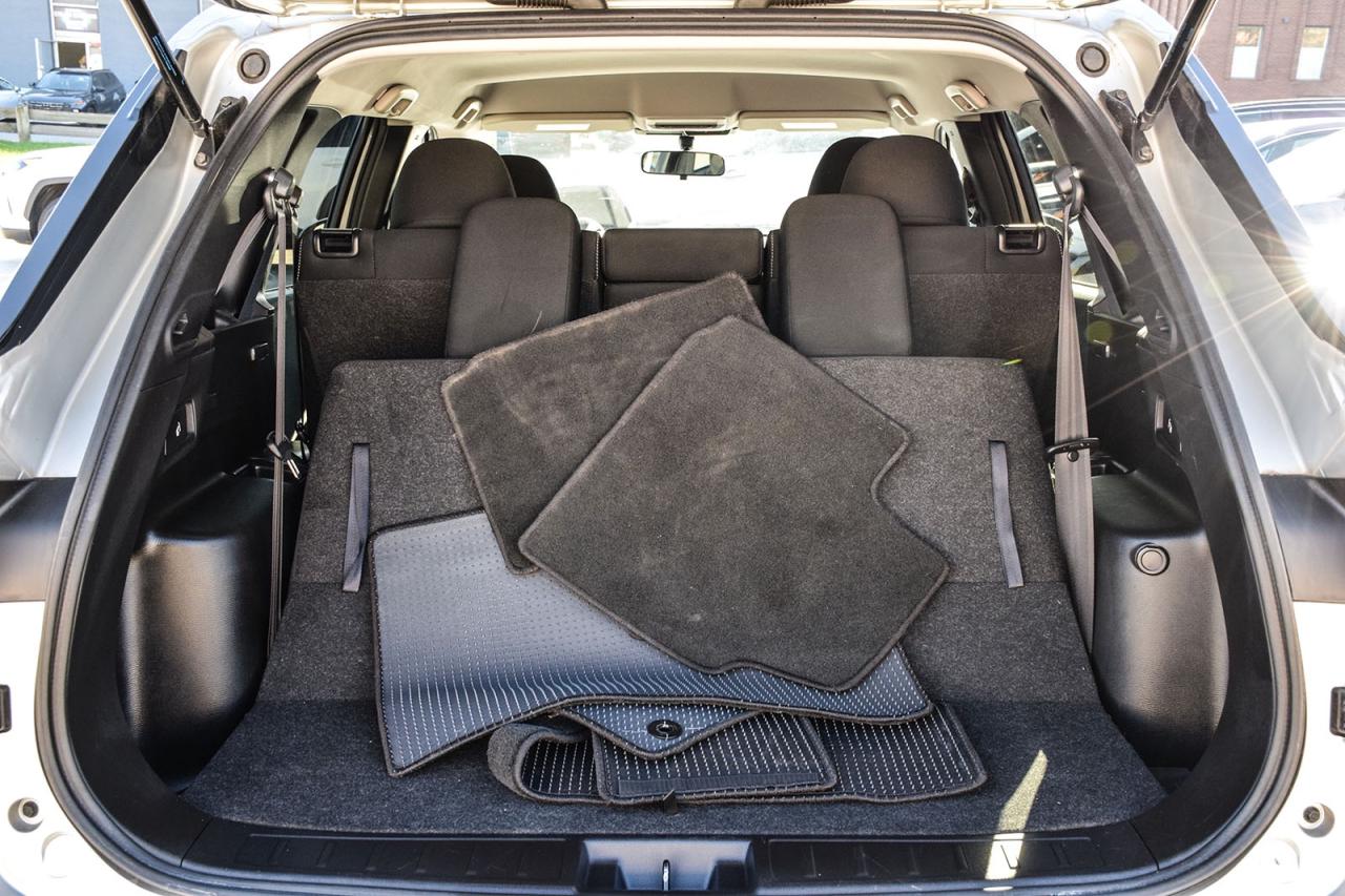 2024 Mitsubishi Outlander ES S-AWC / NO ACCIDENT / CARPLAY / BSM / 7 SEATER Photo